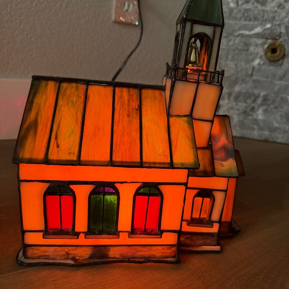 Tiffany Style Church Lamp Multi Stained Glass Table Light Vintage Collectible - Picture 3 of 13